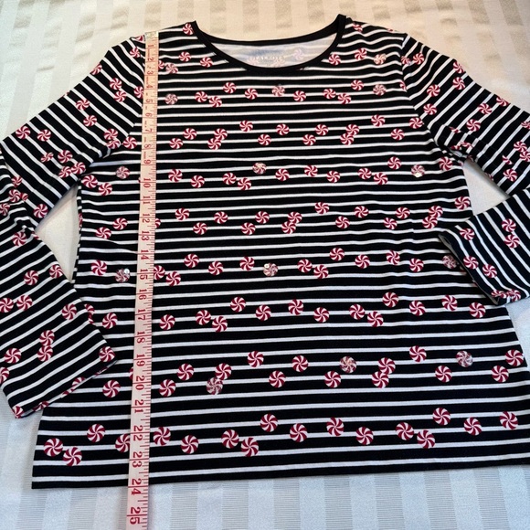 Talbots Black & White Sz LP Striped Top w/ Red Peppermint Candies/SequinsPattern - Picture 3 of 11
